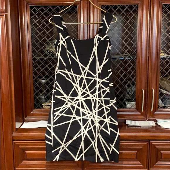 Dress - Picture 3 of 3